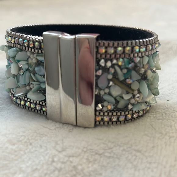 Turquoise cuff bracelet - Picture 2 of 4